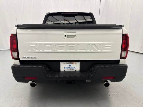 Used 2025 Honda Ridgeline Black Edition image 7