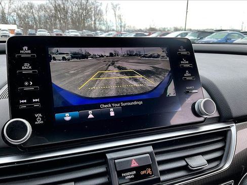 Used 2018 Honda Accord Sport image 13