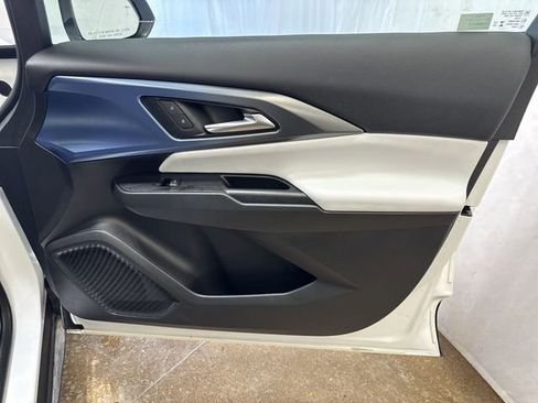 Certified 2025 Chevrolet Equinox EV LT FWD image 27