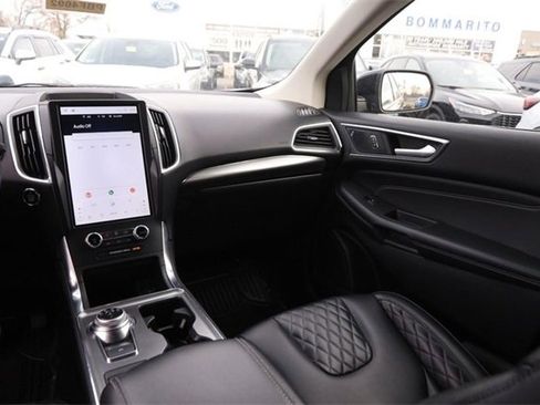 Certified 2024 Ford Edge Titanium image 24
