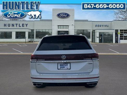 Used 2024 Volkswagen Atlas SEL Premium R-Line image 4