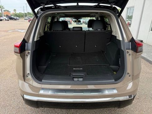 Certified 2024 Nissan Rogue Platinum FWD image 28
