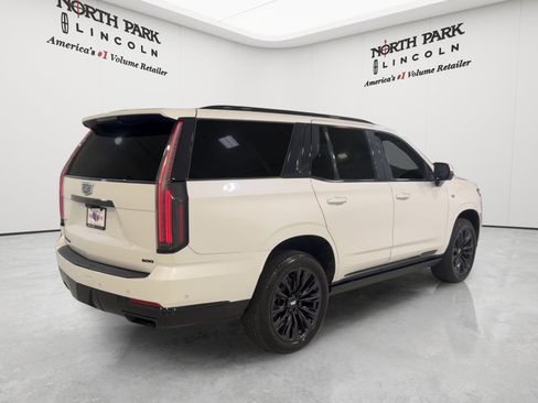 Used 2025 Cadillac Escalade Sport w/ LPO, ONYX Package AWD/4WD image 5