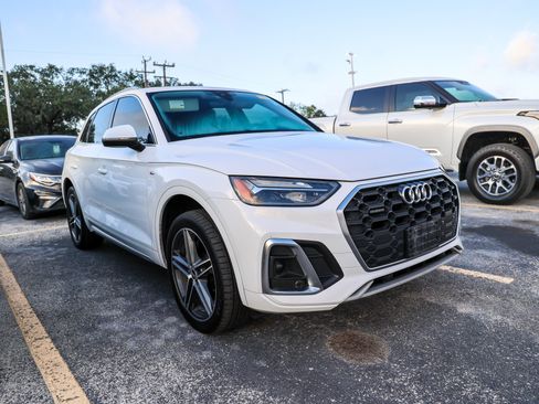 Used 2021 Audi Q5 e Premium w/ Convenience Package AWD/4WD image 6