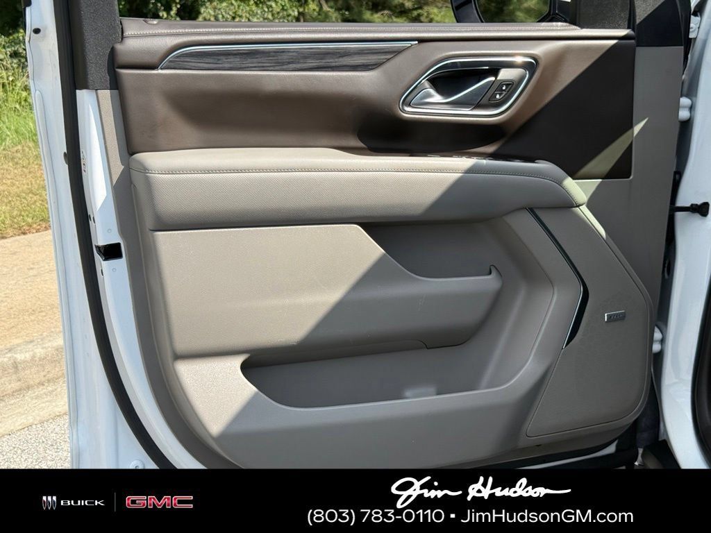 Used 2022 GMC Yukon XL SLT w/ SLT Luxury Package RWD image 21