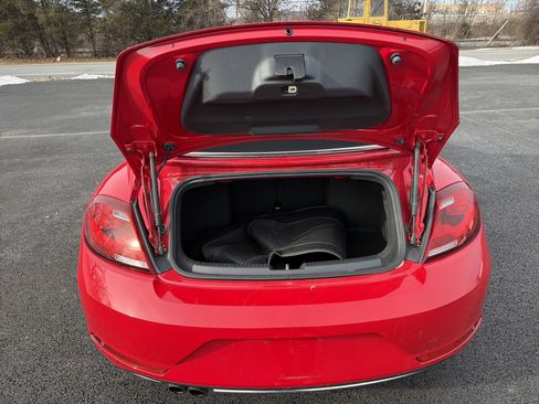 Used 2019 Volkswagen Beetle 2.0T S image 31