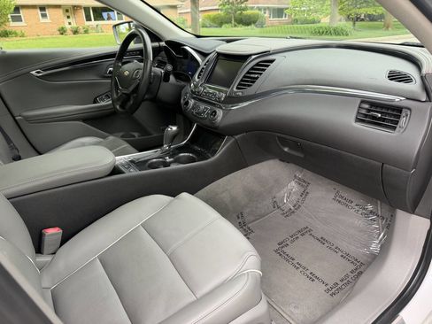 Used 2017 Chevrolet Impala Premier w/ Enhanced Convenience Package FWD image 15