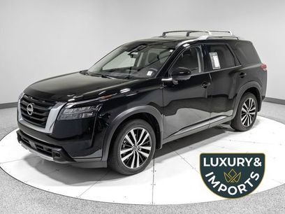 Used 2025 Nissan Pathfinder Platinum