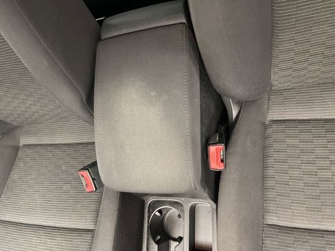 Used 2014 Volkswagen Tiguan S image 10