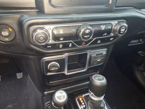 Used 2022 Jeep Wrangler Unlimited Sport AWD/4WD image 25