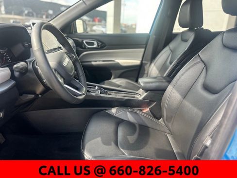 Used 2025 Jeep Compass Limited AWD/4WD image 11