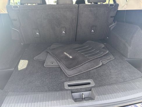 Used 2025 Nissan Rogue SV FWD image 32