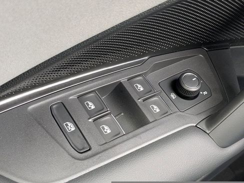 New 2026 Volkswagen Tiguan SE R-Line FWD image 30