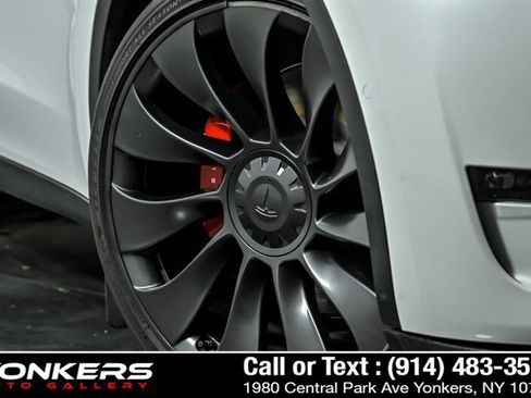 Used 2022 Tesla Model Y Performance AWD/4WD image 4