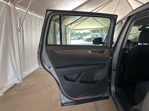New 2026 Volkswagen Atlas SE FWD image 13