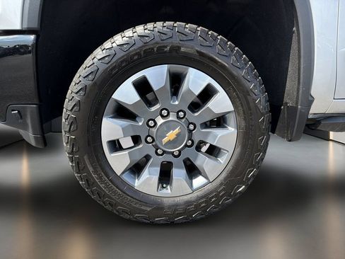 Certified 2023 Chevrolet Silverado 2500 Custom w/ Custom Value Package AWD/4WD image 10