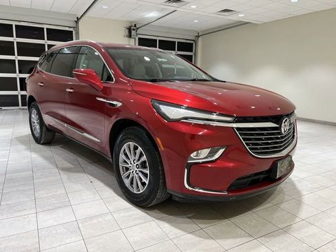 Used 2024 Buick Enclave Essence FWD image 7
