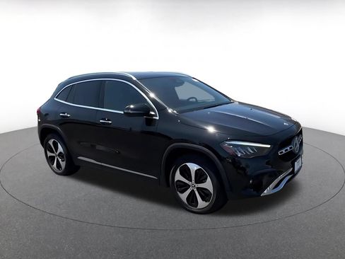 Used 2025 Mercedes-Benz GLA 250 image 2