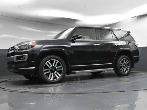 Used 2023 Toyota 4Runner Limited image 22