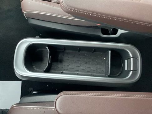 New 2025 Volkswagen ID. Buzz Pro S RWD image 36