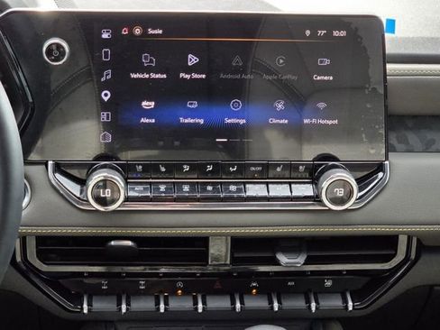 Used 2025 Chevrolet Colorado ZR2 w/ Technology Package AWD/4WD image 13