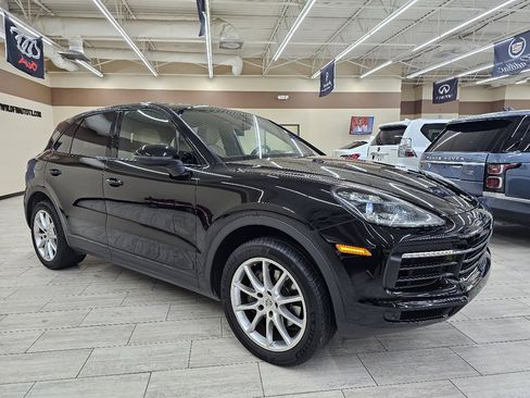 Used 2020 Porsche Cayenne image 5