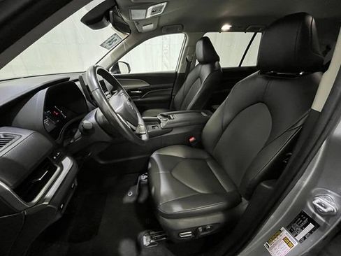 Certified 2024 Toyota Grand Highlander AWD image 10