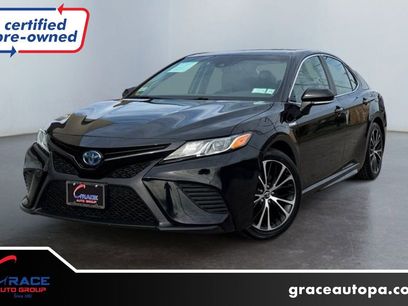 Used 2020 Toyota Camry SE w/ Sunroof Package