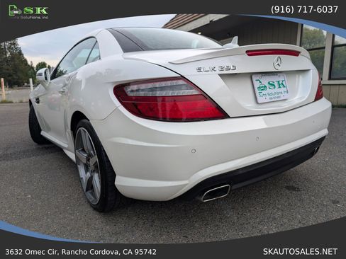 Used 2015 Mercedes-Benz SLK 250 image 12