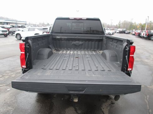 Used 2024 Chevrolet Silverado 2500 LTZ w/ LTZ Convenience Package image 8
