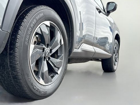 Used 2024 Nissan Rogue SV FWD image 15
