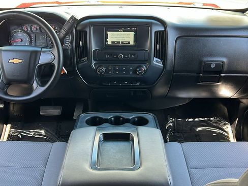 Used 2018 Chevrolet Silverado 1500 Custom w/ Custom Value Package image 11