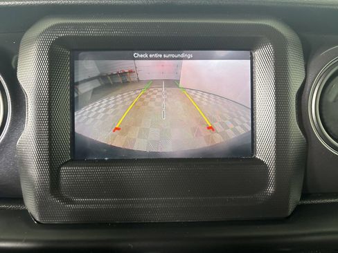 Used 2022 Jeep Wrangler Unlimited Sport image 16