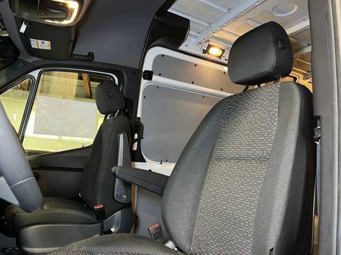 Used 2025 Mercedes-Benz Sprinter 2500 image 20