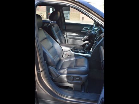 Used 2015 Ford Explorer XLT w/ Equipment Group 202A FWD image 33