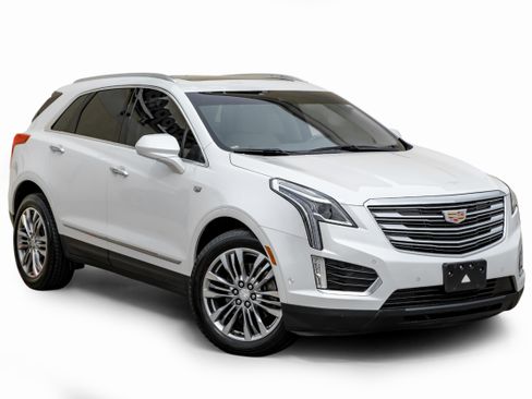 Used 2018 Cadillac XT5 Premium Luxury w/ Driver Assist Package image 6