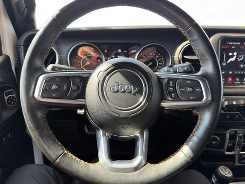 Used 2022 Jeep Wrangler Unlimited Sahara AWD/4WD image 15