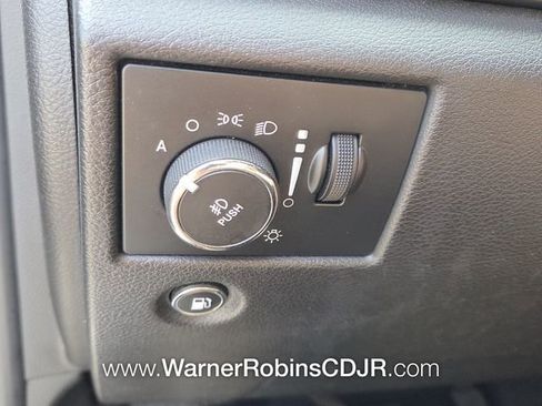 Used 2020 Jeep Grand Cherokee Altitude RWD image 29