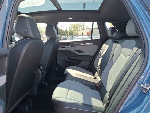 New 2026 Volkswagen Tiguan SE R-Line AWD/4WD image 6