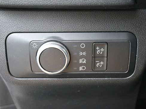 Used 2021 Ford Escape SE image 12