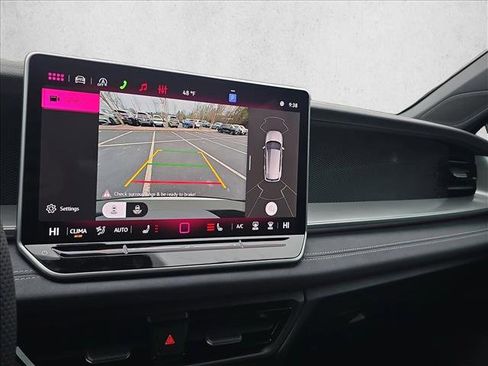 New 2026 Volkswagen Tiguan SE R-Line image 13