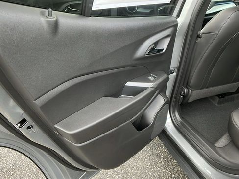 New 2026 Chevrolet Trax LT w/ Driver Confidence Package image 15