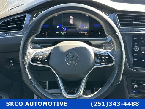 Used 2022 Volkswagen Tiguan SE R-Line image 18