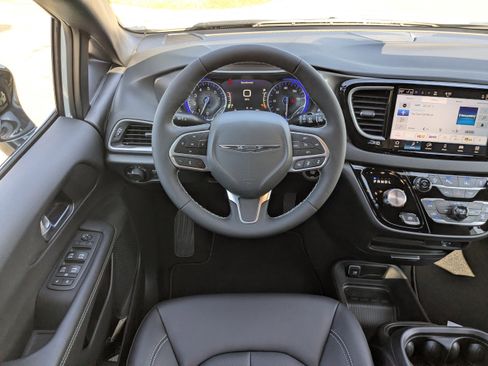 New 2026 Chrysler Voyager LX image 14