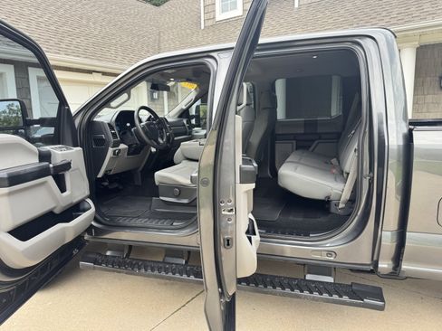 Used 2019 Ford F250 XL w/ STX Appearance Package AWD/4WD image 13