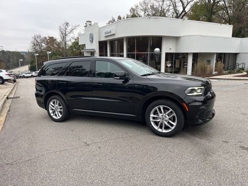 Used 2023 Dodge Durango GT image 2
