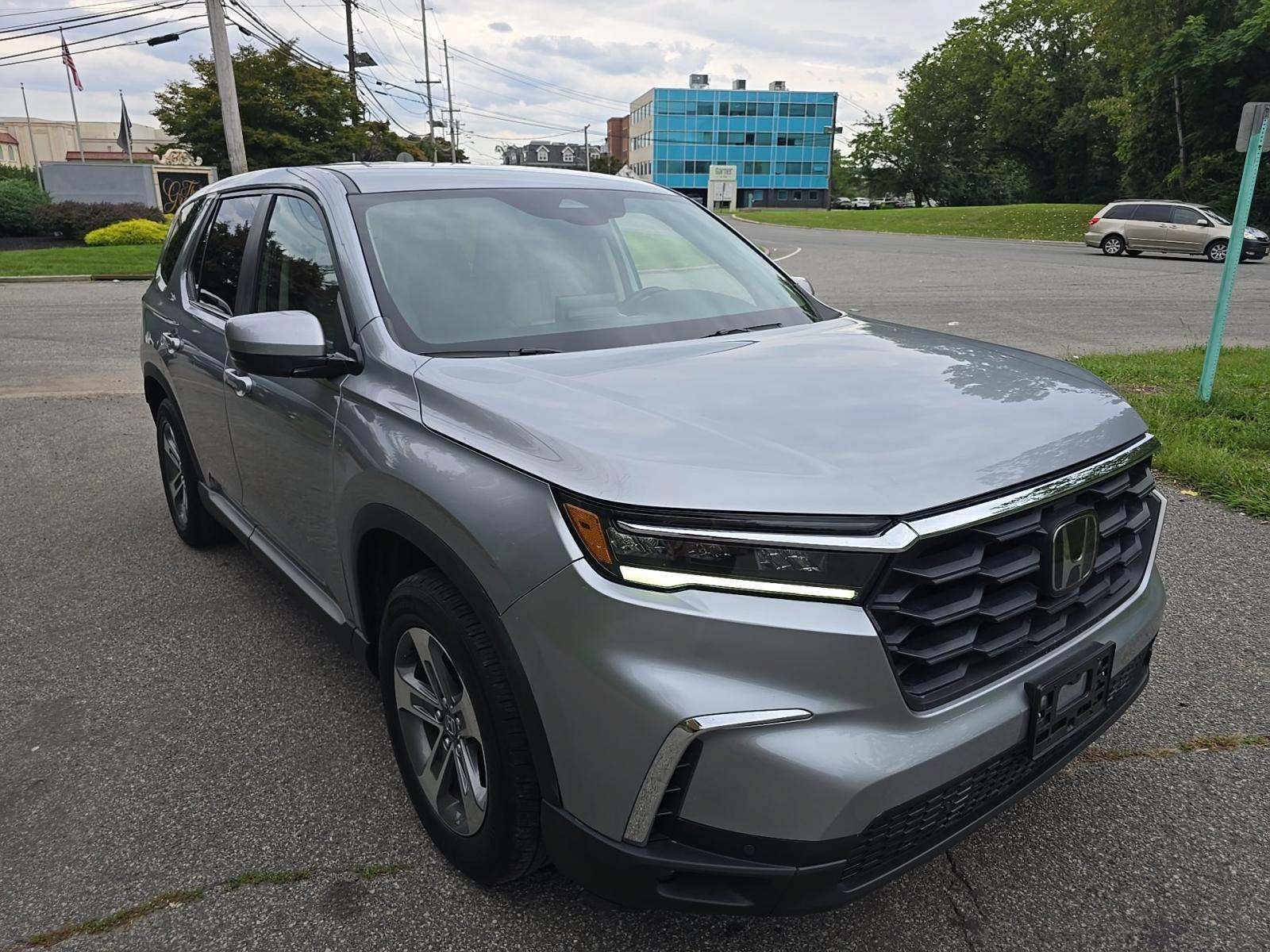 Used 2023 Honda Pilot EX-L image 5