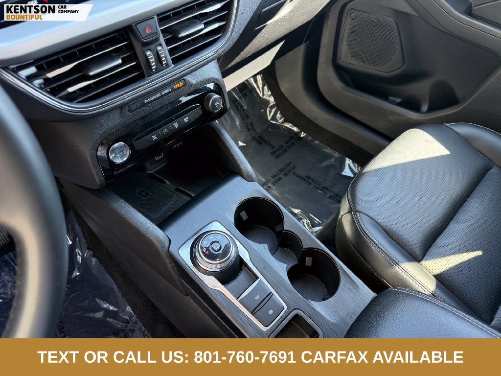 Used 2025 Ford Escape Platinum AWD/4WD image 22
