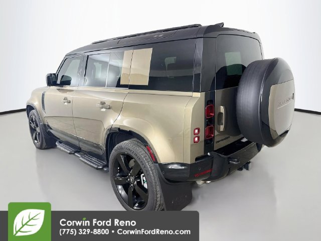 Used 2025 Land Rover Defender 110 X-Dynamic SE AWD/4WD image 5