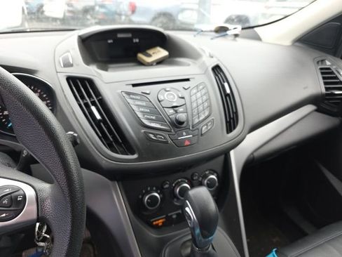 Used 2016 Ford Escape SE image 3